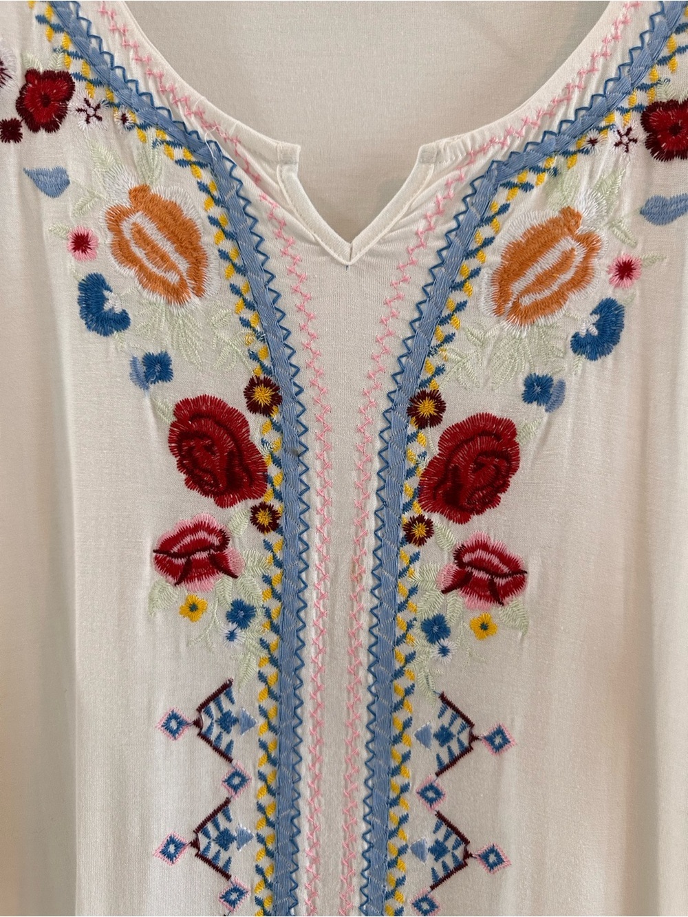 LIV Los Angeles White Embroidered V-Neck Tunic with Pintuck Sleeve Detail, 1X - Picture 3 of 13